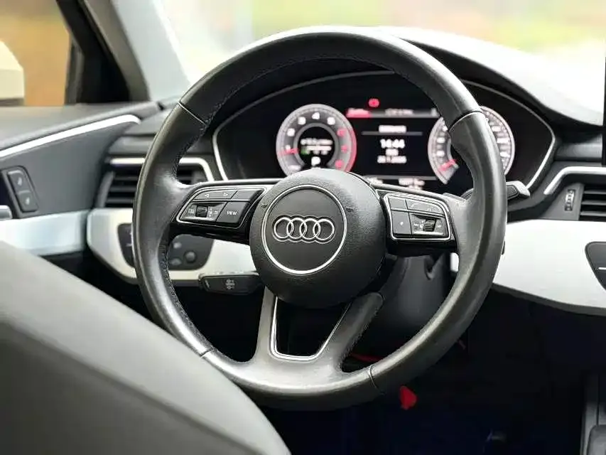 Audi A4L 2022 из CN, фото 3