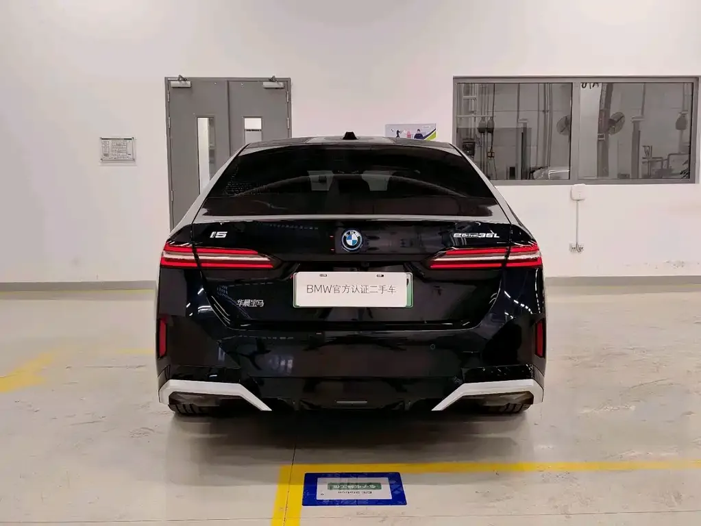 BMW i5 2025 из CN, фото 2