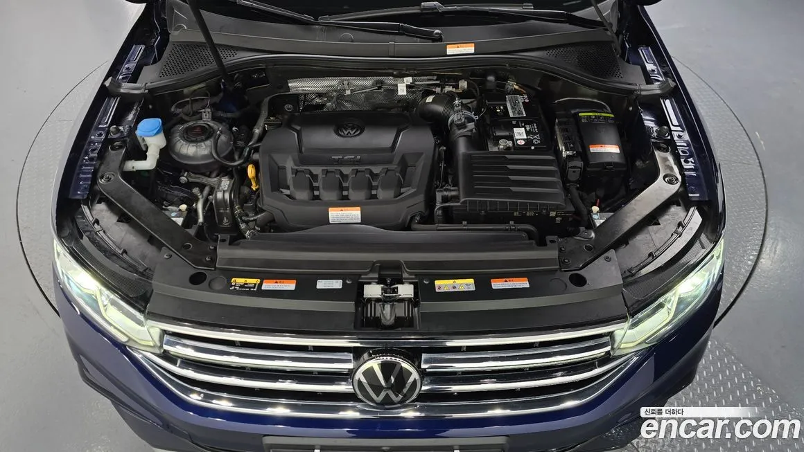 Volkswagen Tiguan — фото 8
