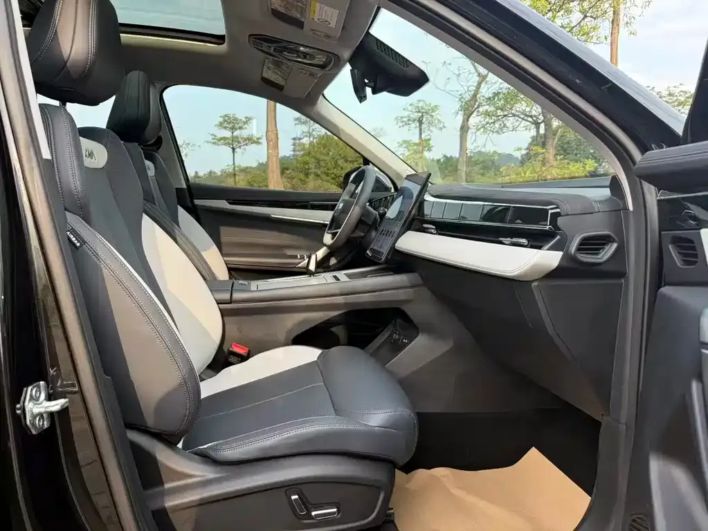 Geely Boyue L 2024 из CN, фото 8