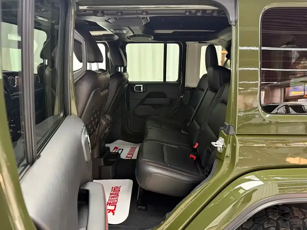 Jeep Wrangler 2023 из CN, фото 8