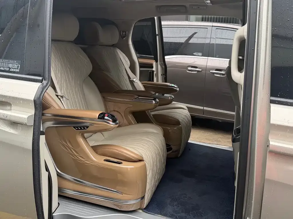 Buick GL8 2021 из CN, фото 3