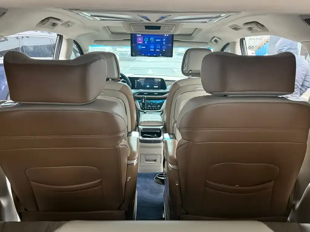 Buick GL8 2021 из CN, фото 8