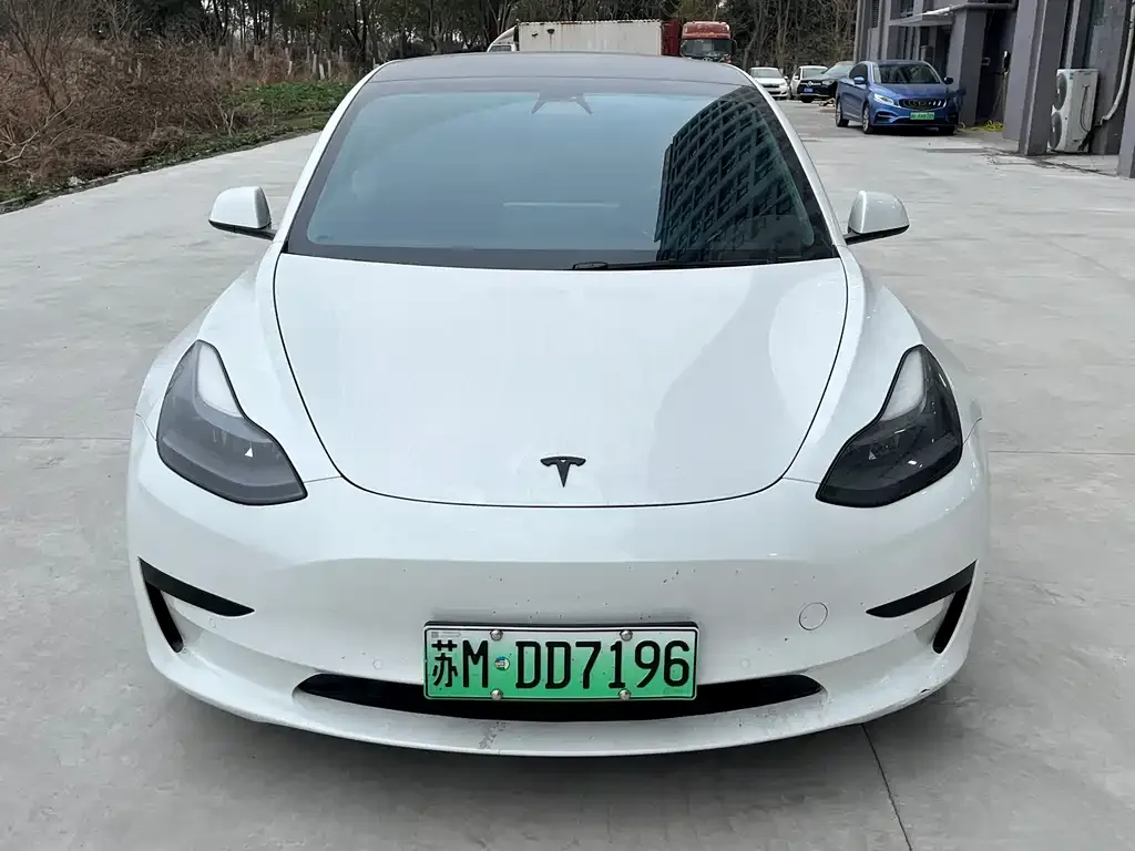 Tesla Model 3 — фото 3