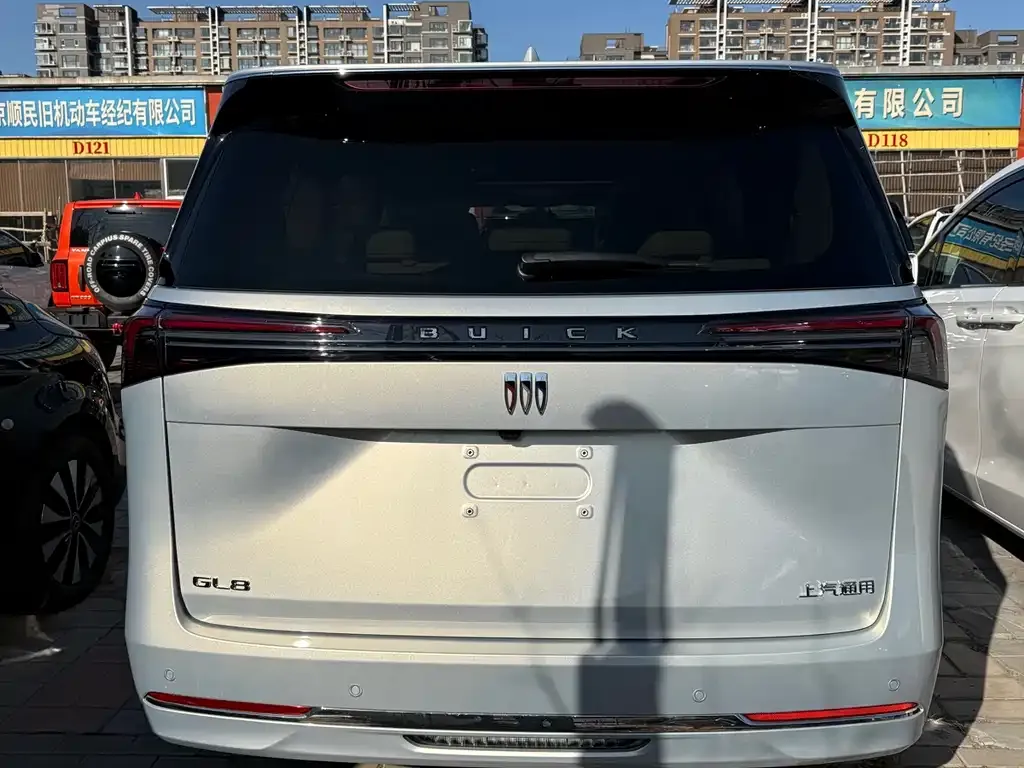 Buick GL8 2025 из CN, фото 8