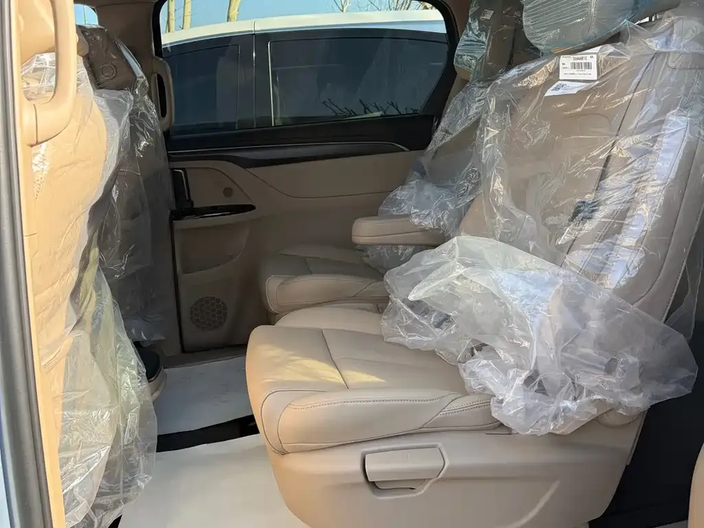 Buick GL8 2025 из CN, фото 3