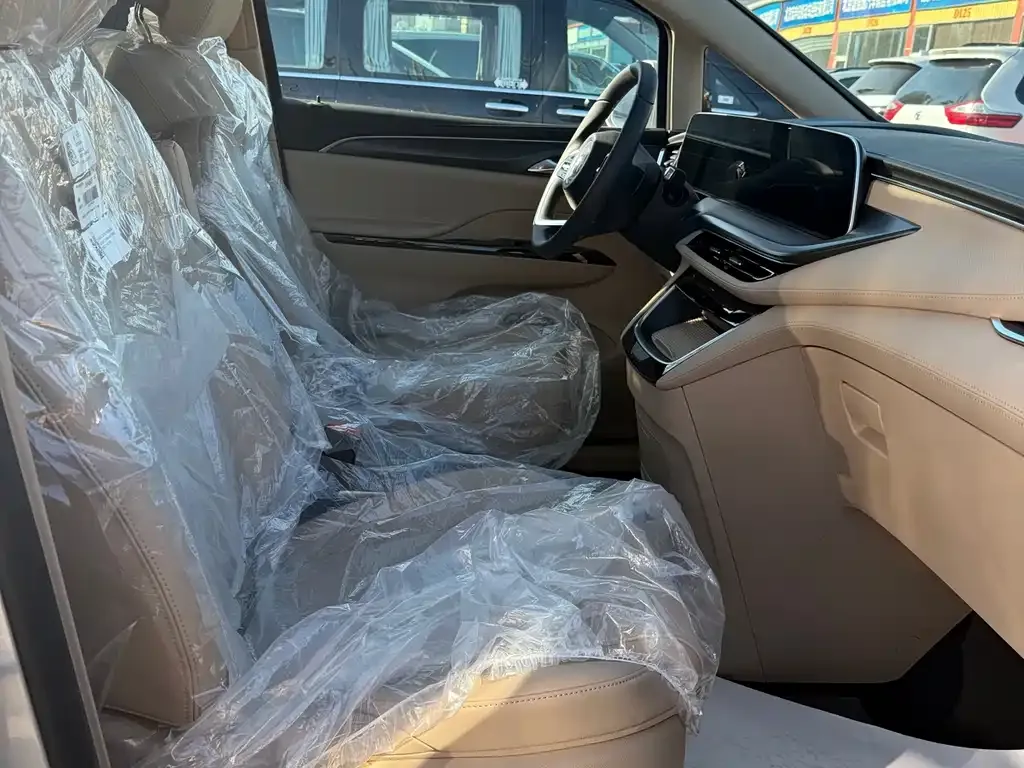 Buick GL8 2025 из CN, фото 6
