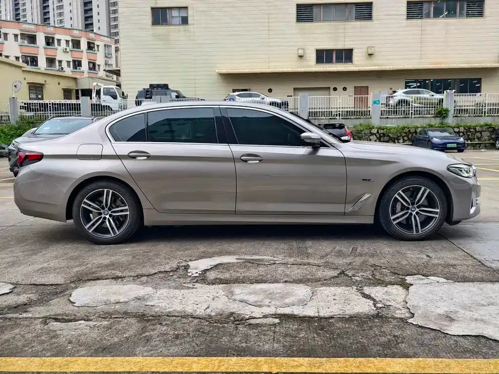 BMW 5 Series New Energy — фото 8