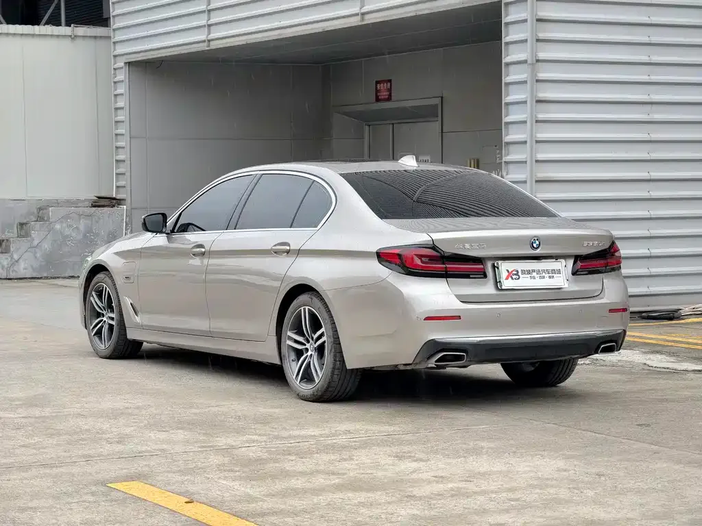 BMW 5 Series New Energy — фото 4