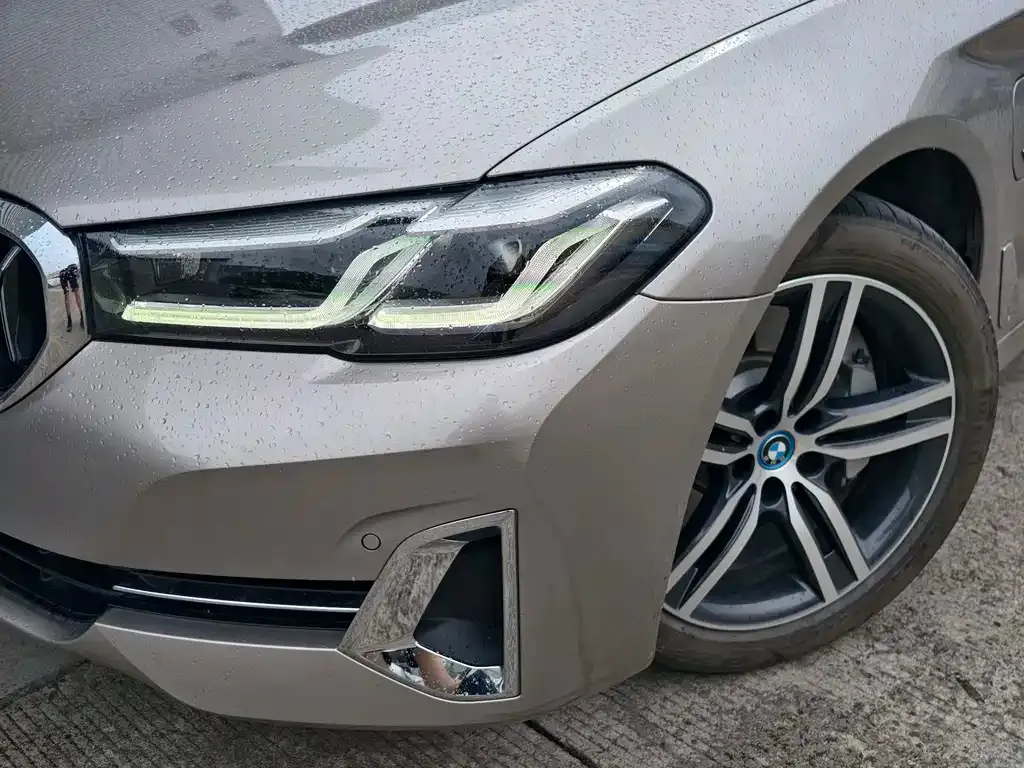 BMW 5 Series New Energy — фото 3