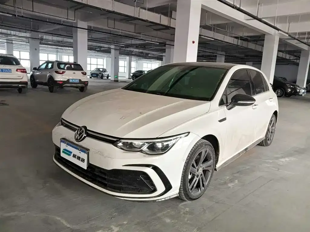 Volkswagen Golf 2024 из CN, фото 1