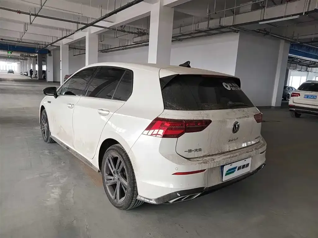 Volkswagen Golf 2024 из CN, фото 8