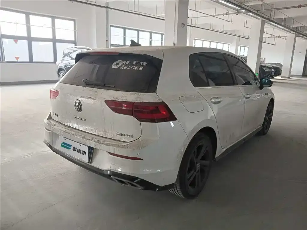 Volkswagen Golf 2024 из CN, фото 2