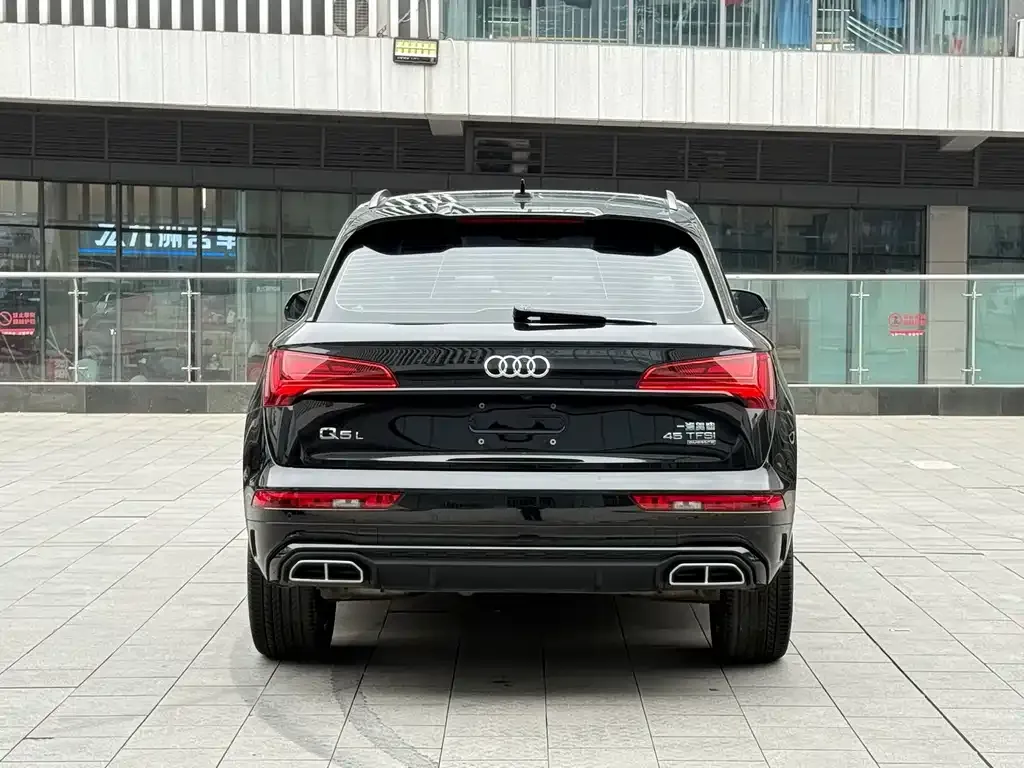 Audi Q5L — фото 6