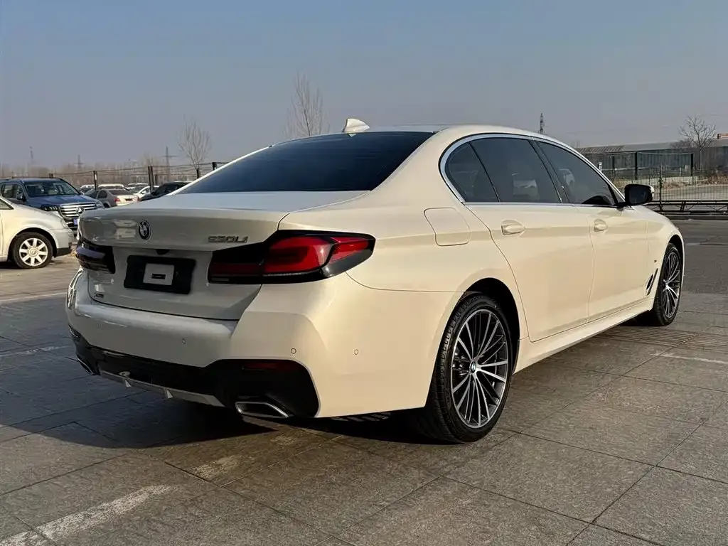 BMW 5 Series — фото 3