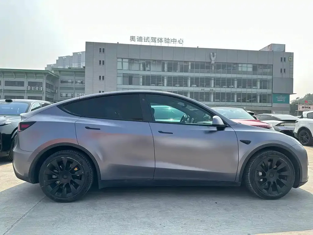 Tesla Model Y — фото 7