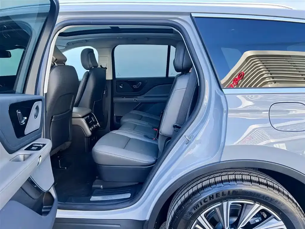Lincoln Aviator 2025 из CN, фото 8