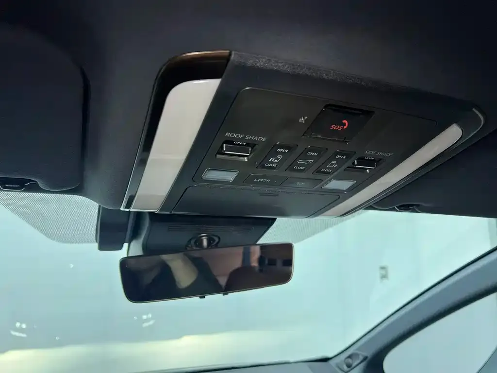 Toyota Vellfire — фото 2