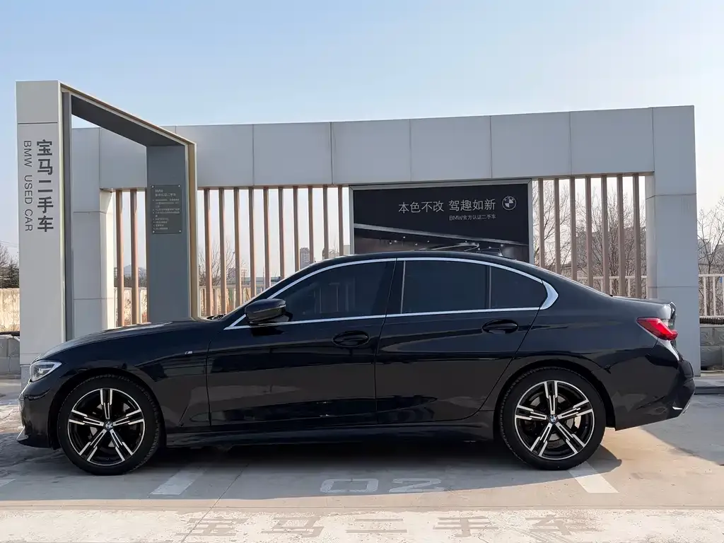 BMW 3 Series 2022 из CN, фото 2
