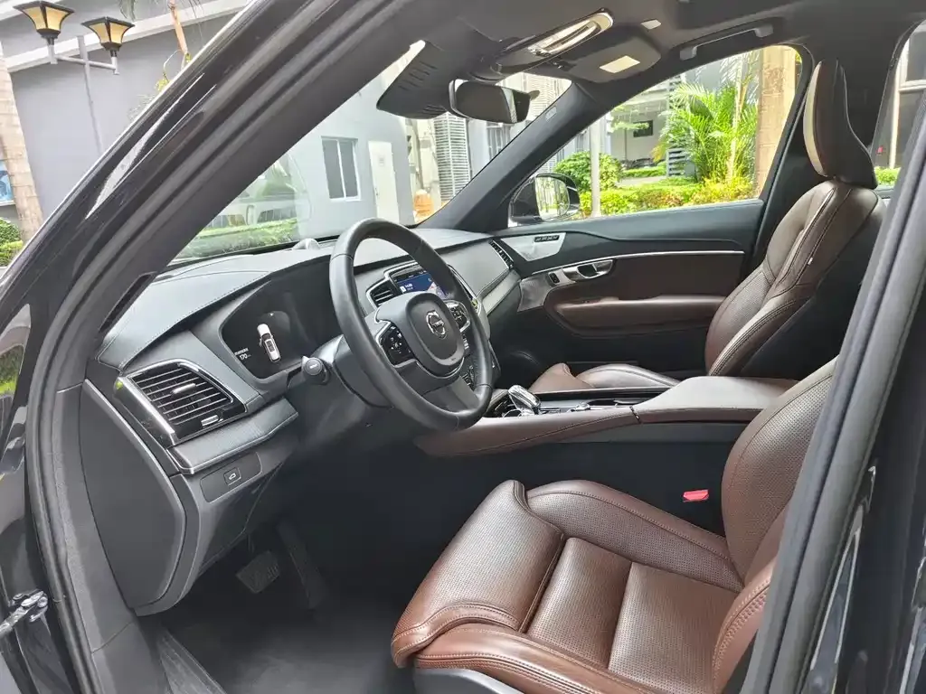 Volvo XC90 2023 из CN, фото 3