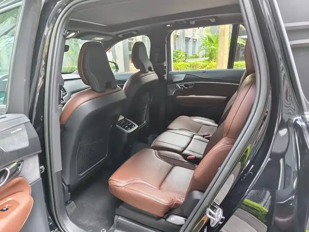 Volvo XC90 2023 из CN, фото 9