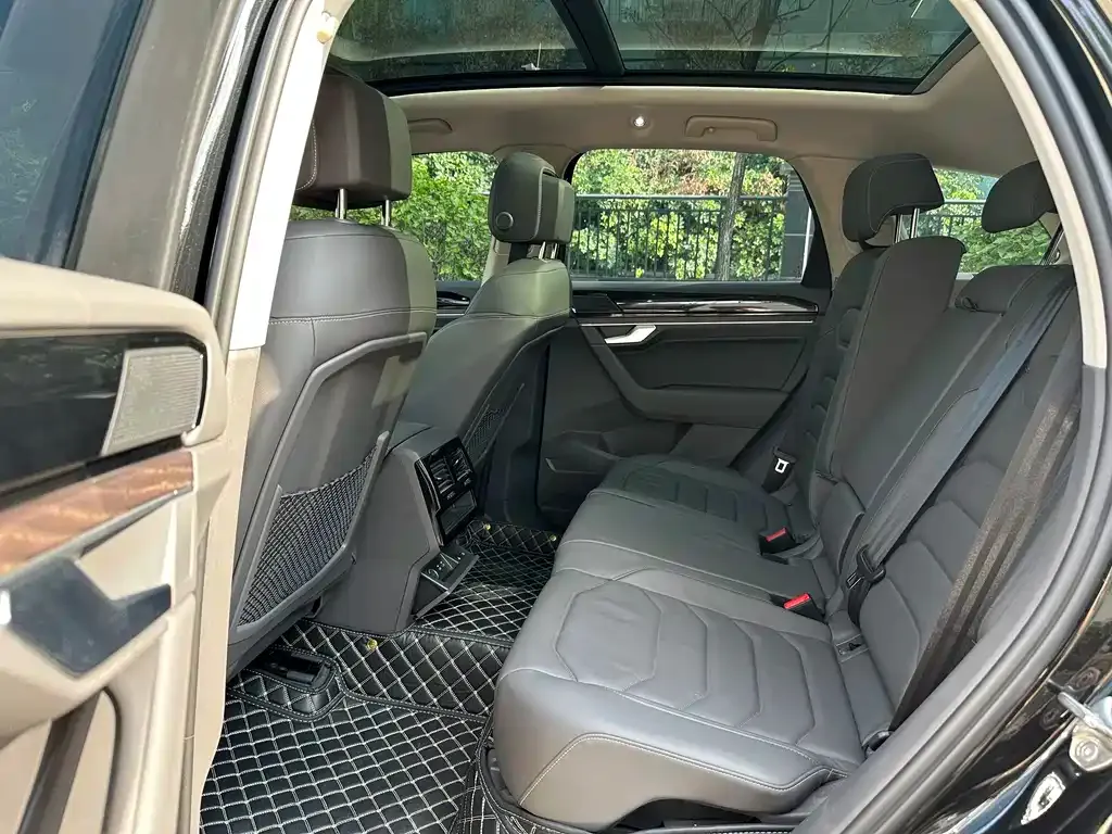 Volkswagen Touareg 2024 из CN, фото 8