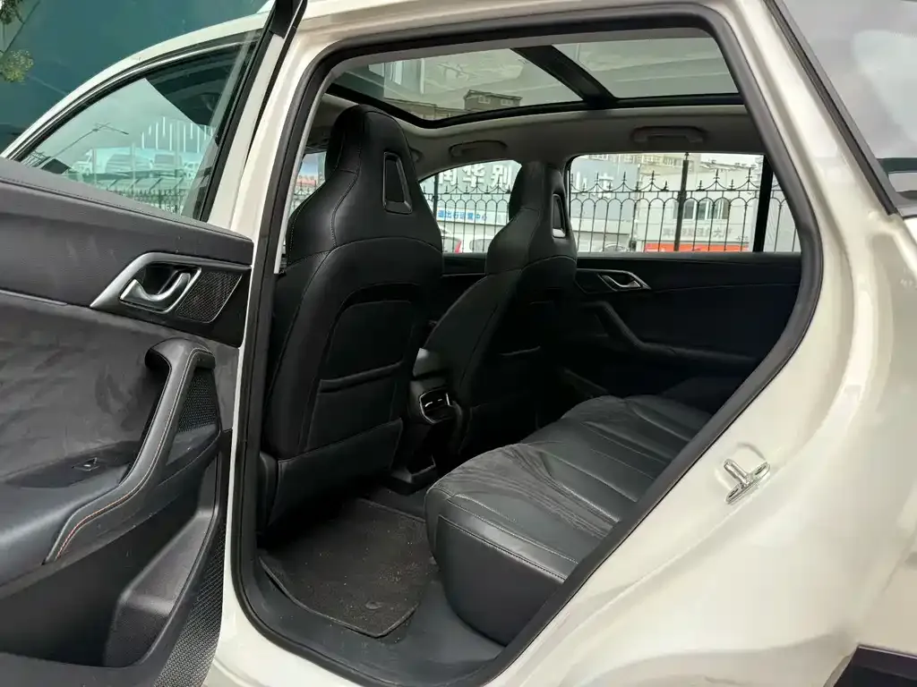 Roewe D5X DMH 2024 из CN, фото 6