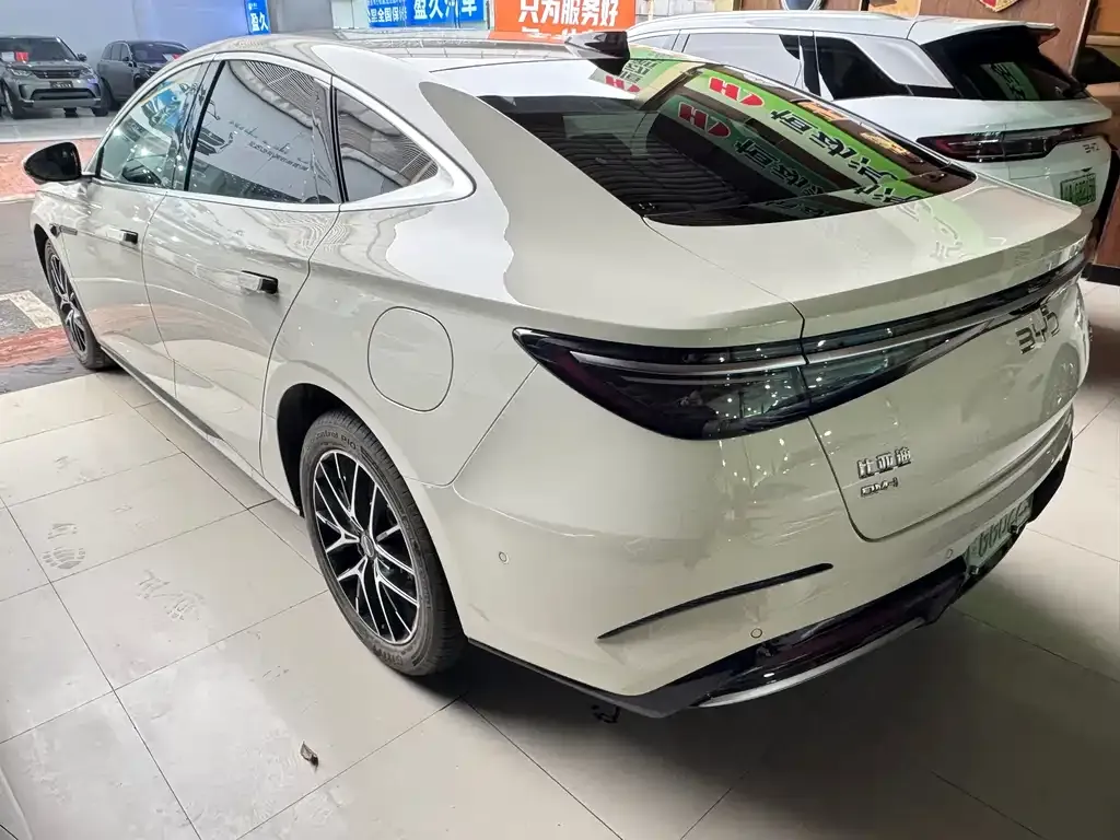 BYD Seal 07 DM-i — фото 10