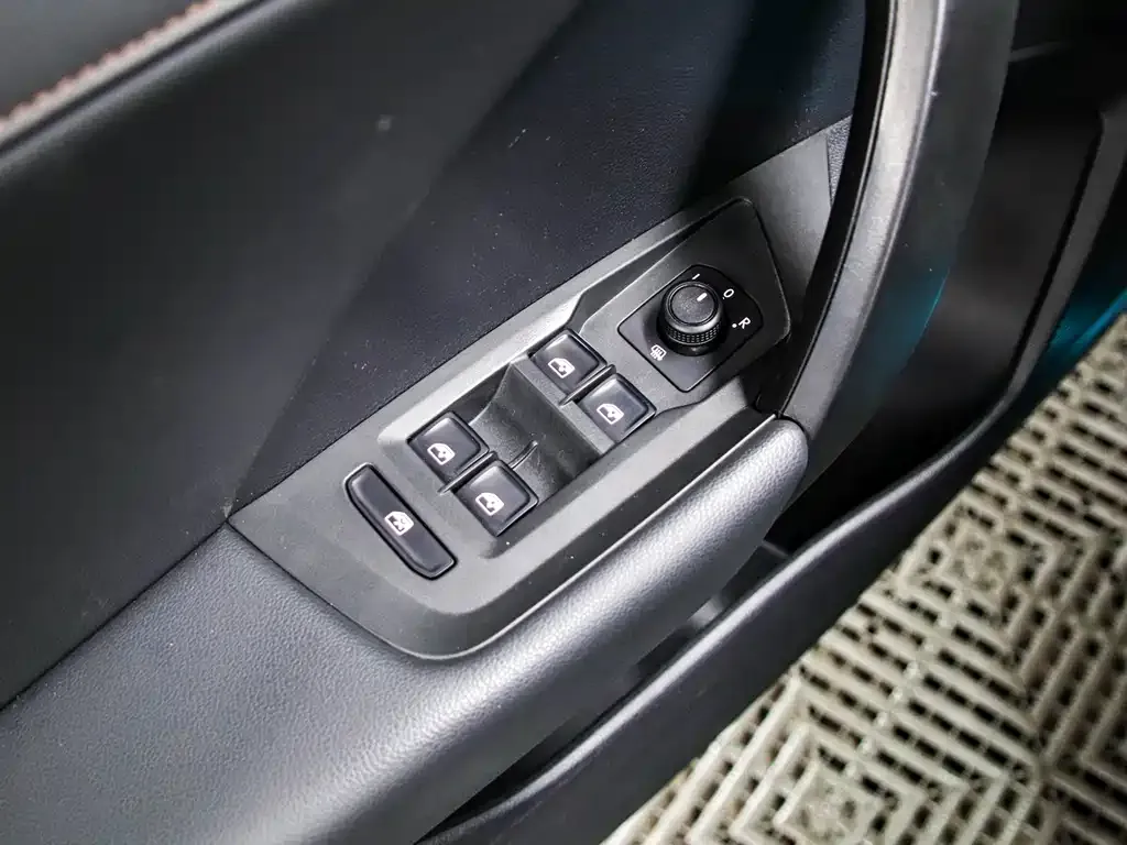 Volkswagen Tharu 2022 из CN, фото 7