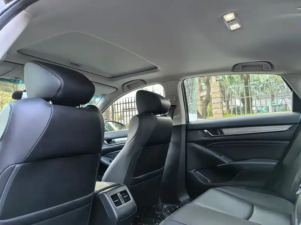 Honda Accord 2021 из CN, фото 2