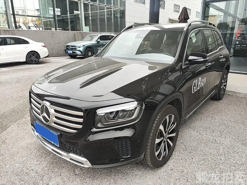 Mercedes-Benz GLB — фото 1