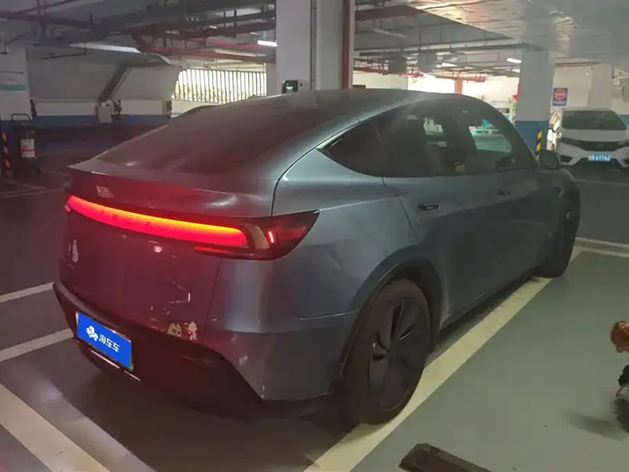 Tesla Model Y — фото 9