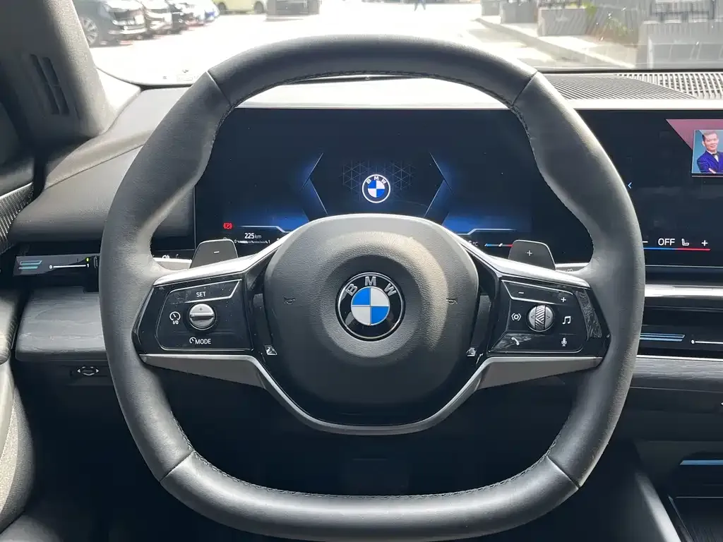 BMW 5 Series 2025 из CN, фото 2