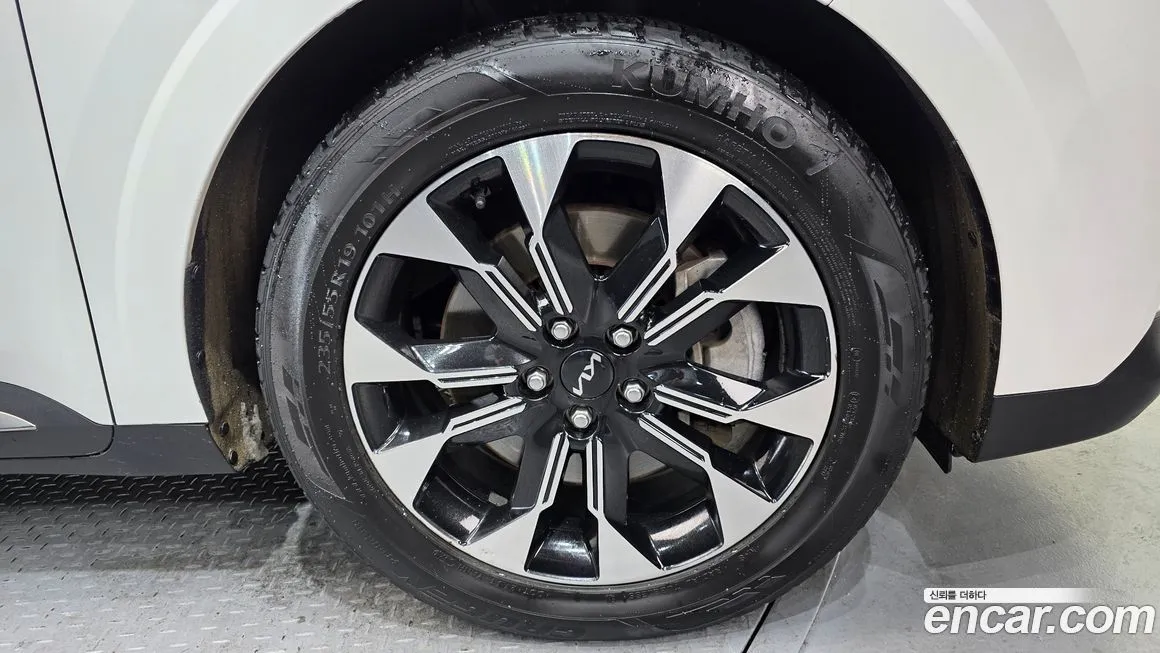 Kia Carnival — фото 10