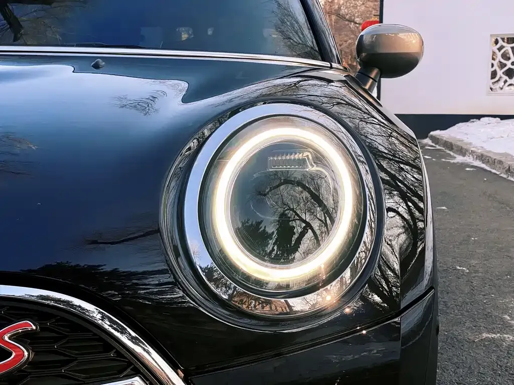MINI Clubman — фото 2