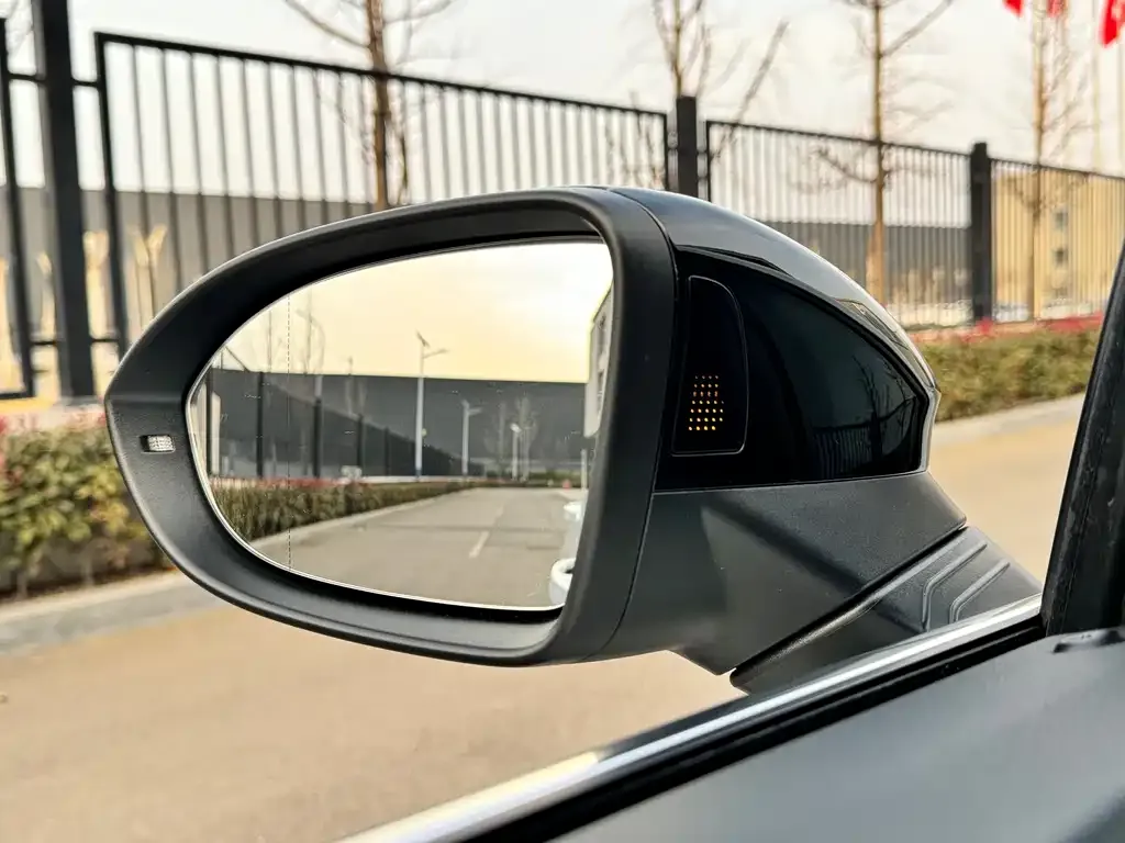 Volkswagen Golf 2022 из CN, фото 3