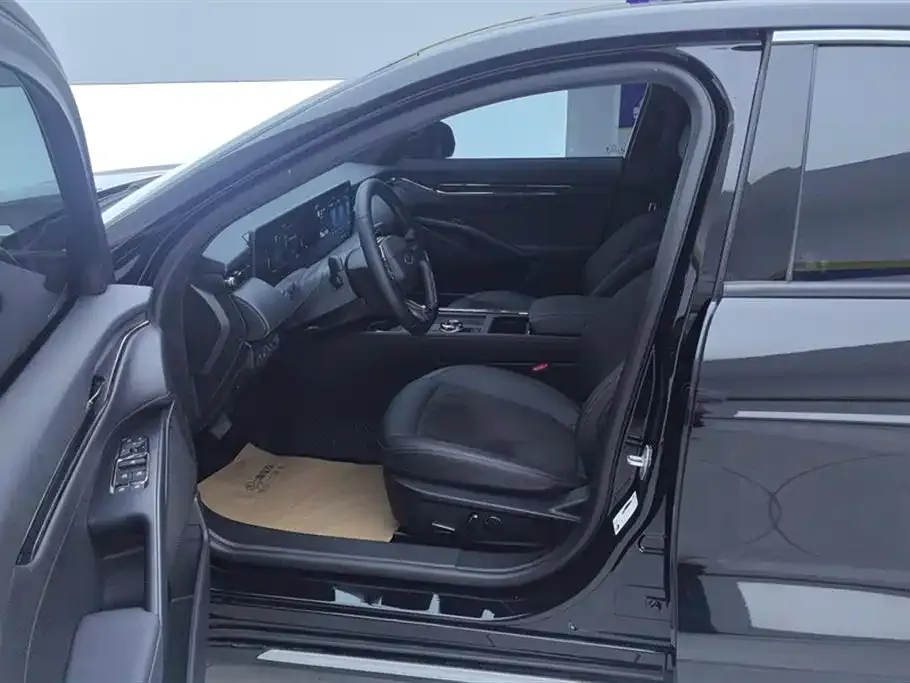 Ford Mondeo 2023 из CN, фото 2