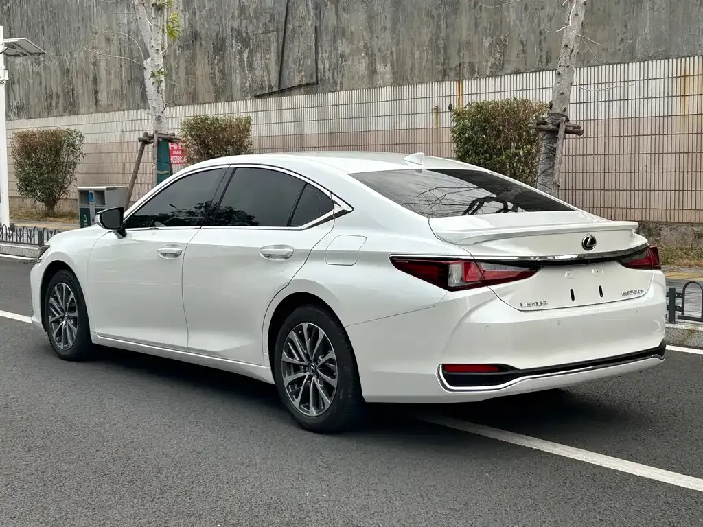 Lexus ES 2024 из CN, фото 5