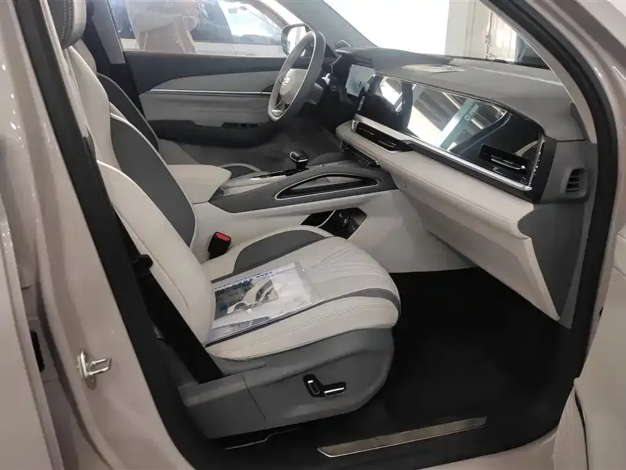 Geely Xingyue L 2023 из CN, фото 3