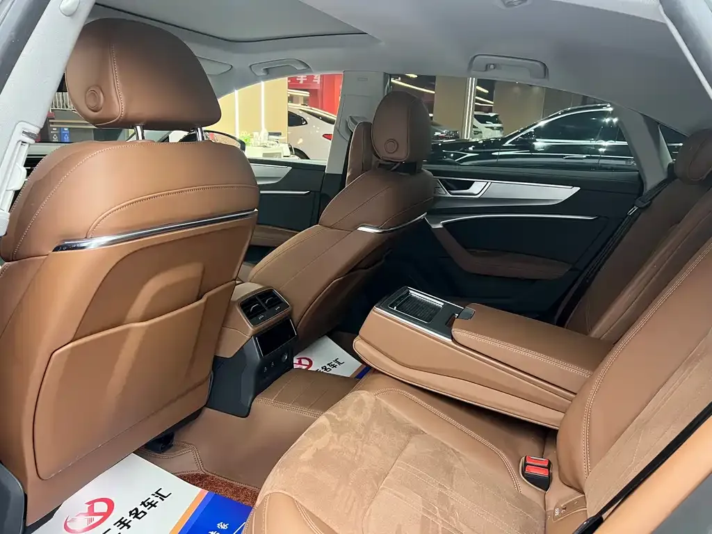 Audi A7L 2025 из CN, фото 5