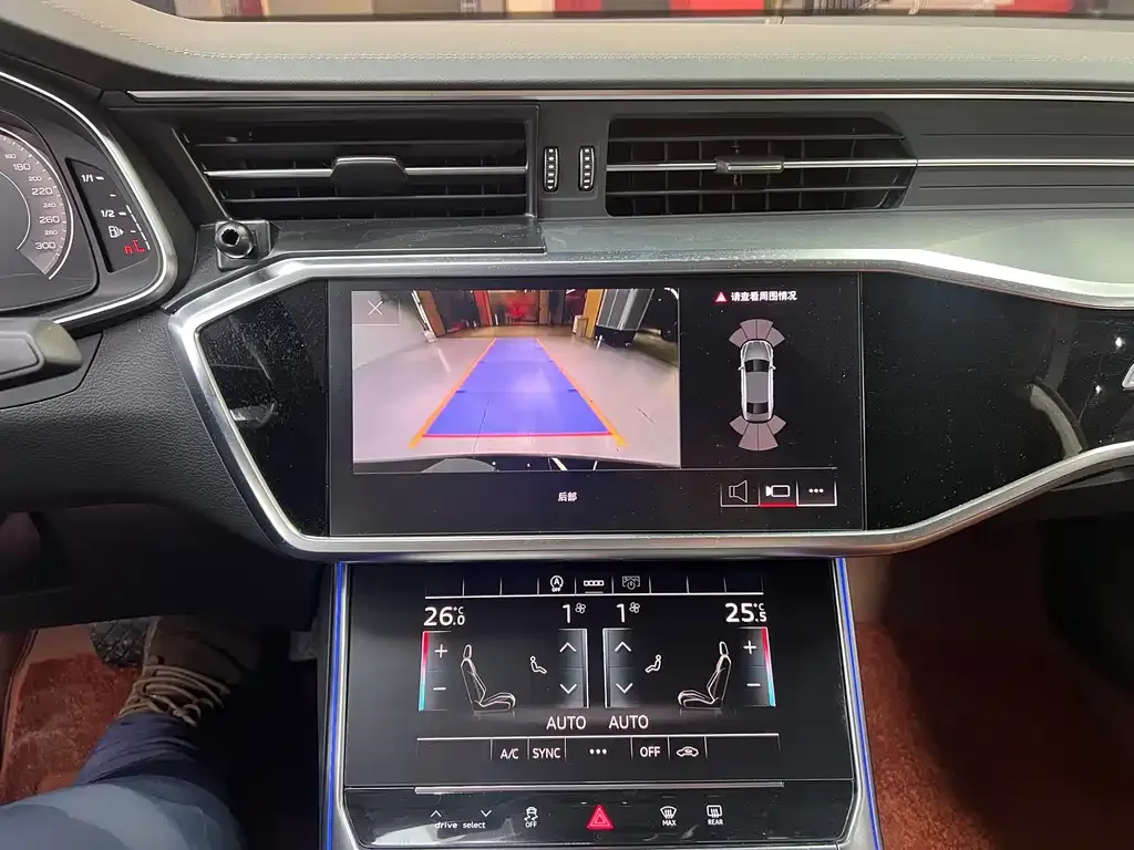 Audi A7L 2025 из CN, фото 9