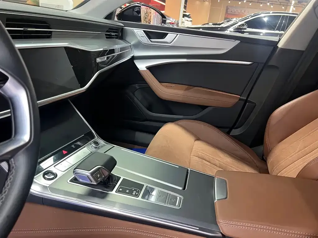 Audi A7L 2025 из CN, фото 8