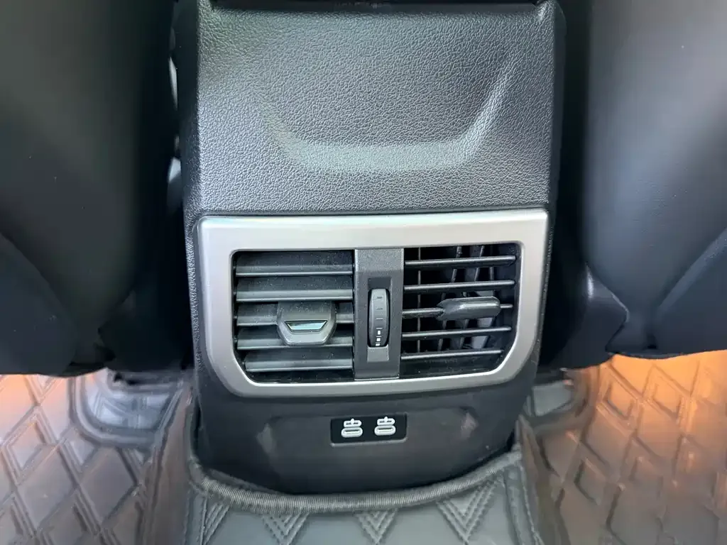 BMW 2 Series 2025 из CN, фото 2