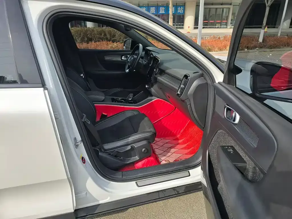 Volvo XC40 2021 из CN, фото 3