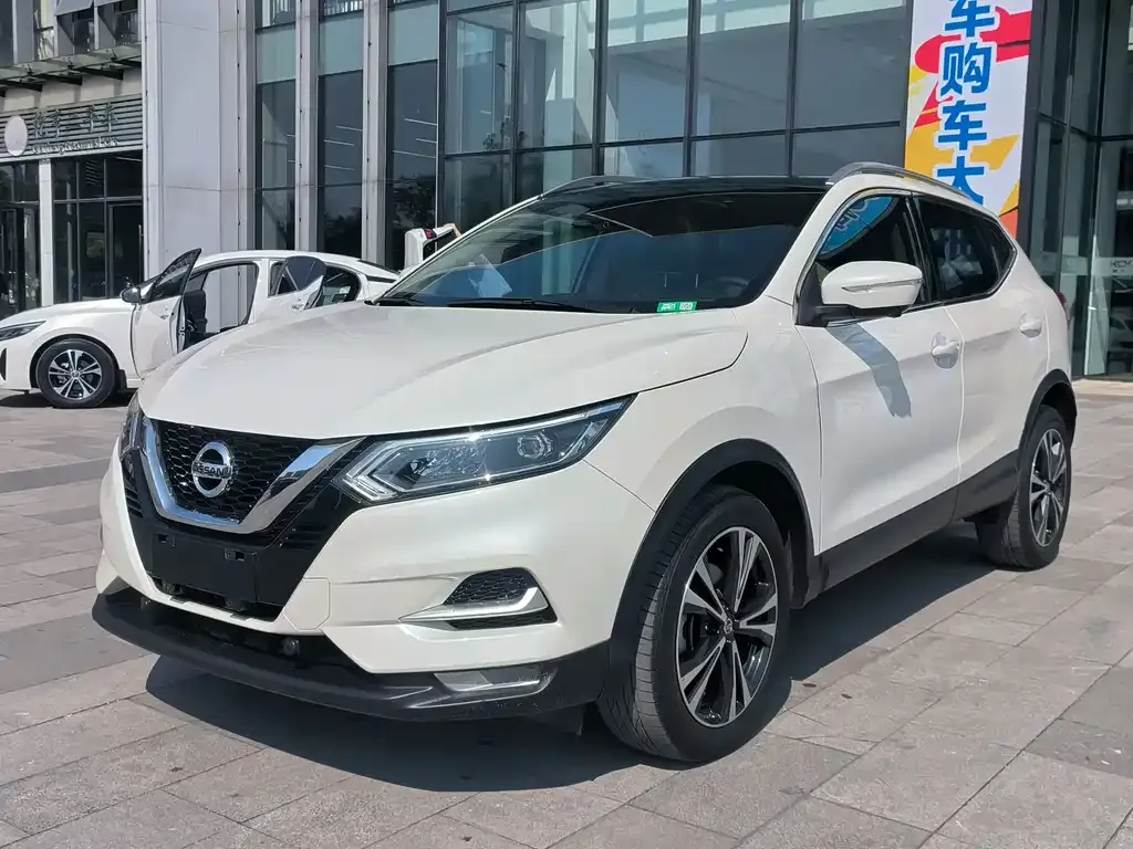 Nissan Qashqai — фото 1