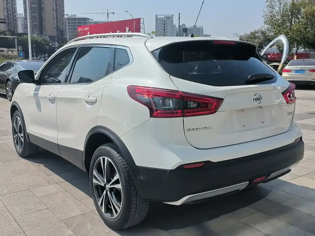 Nissan Qashqai — фото 8