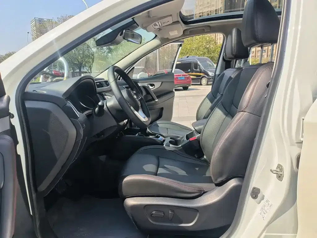 Nissan Qashqai — фото 10