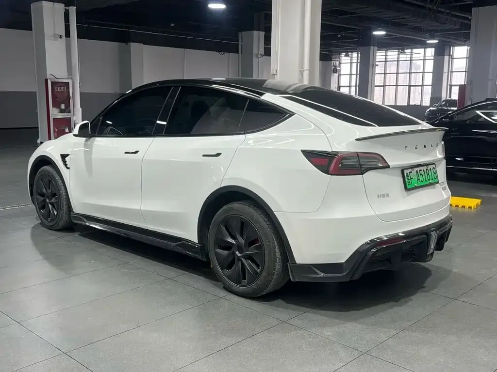 Tesla Model Y 2024 из CN, фото 5