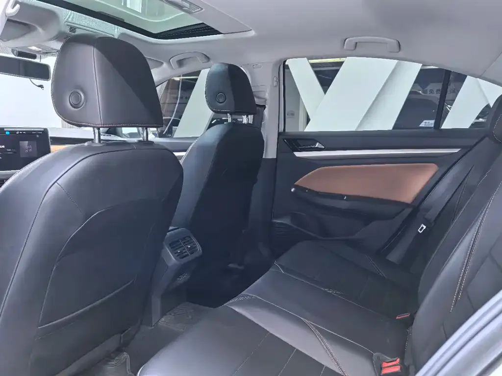 Volkswagen Bora 2023 из CN, фото 3