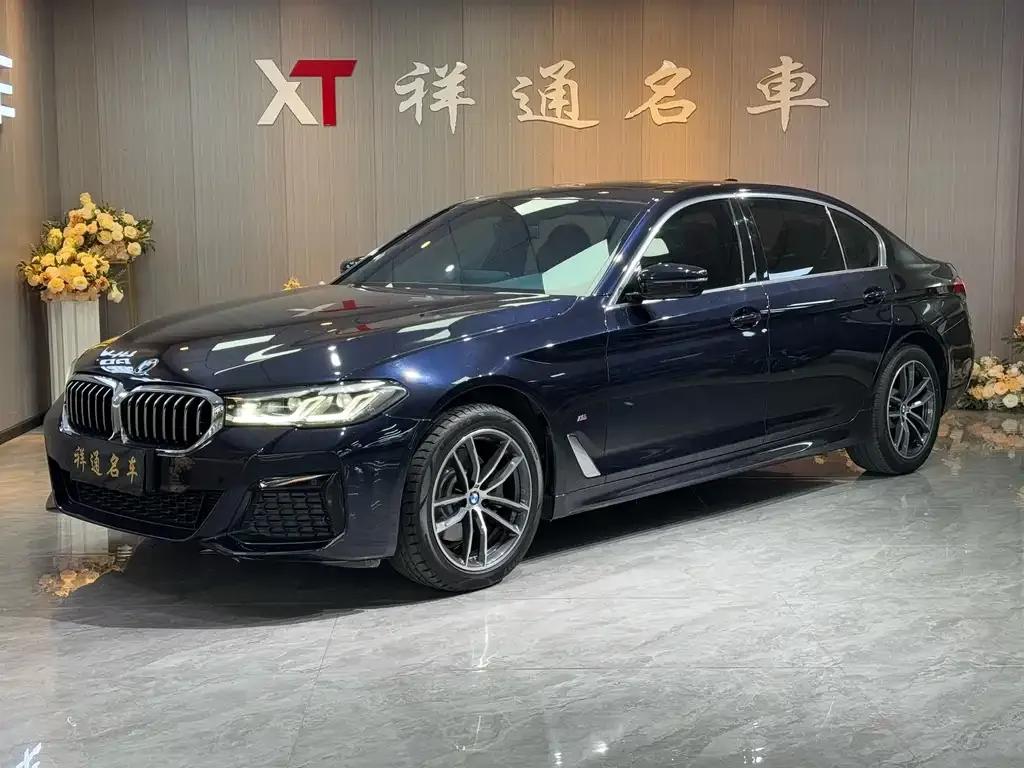 BMW 5 Series — фото 1